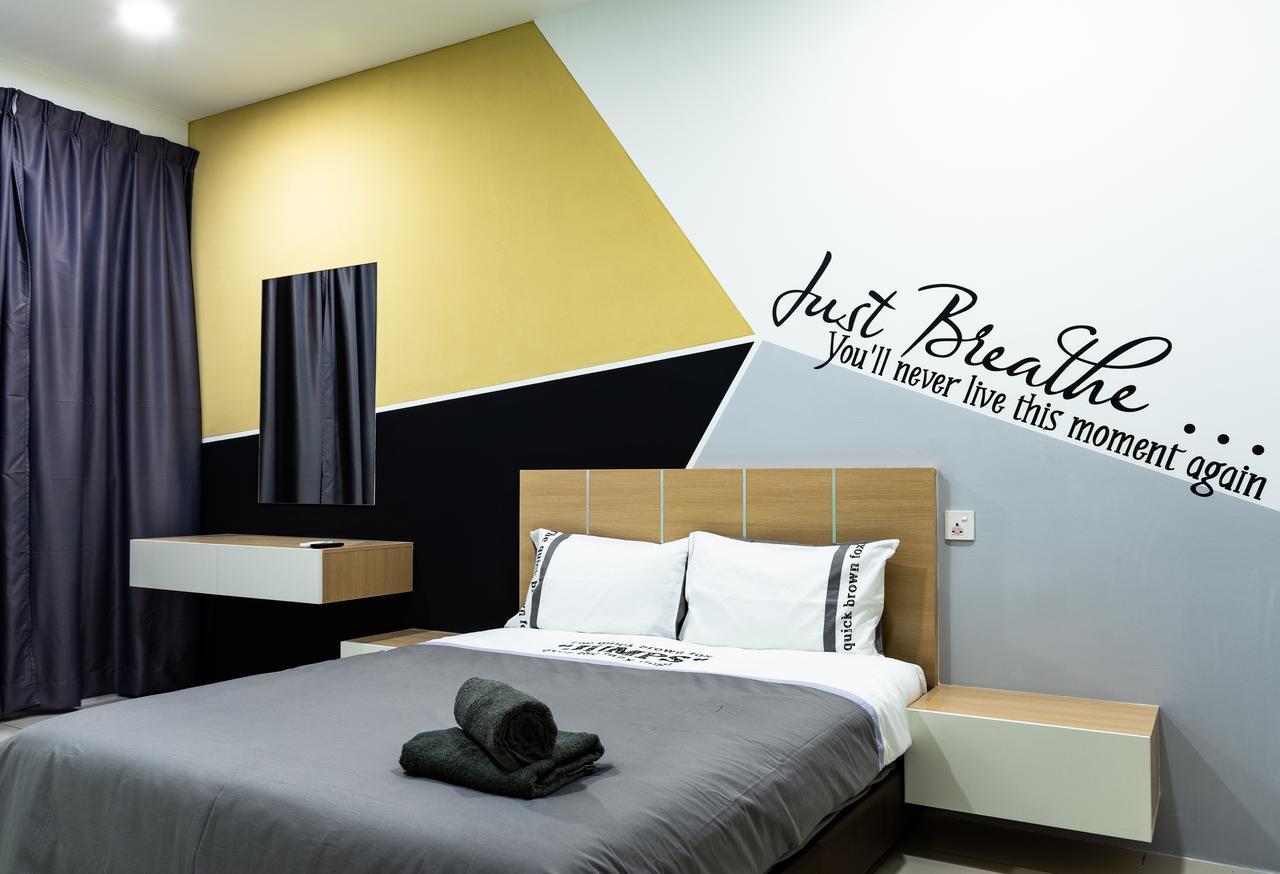 Southwest Island Suite By D Imperio Homestay Bayan Lepas Ngoại thất bức ảnh