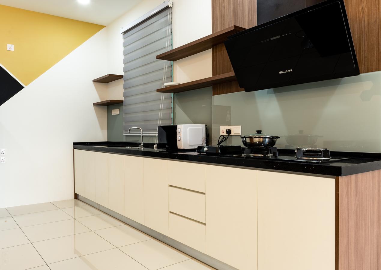 Southwest Island Suite By D Imperio Homestay Bayan Lepas Ngoại thất bức ảnh